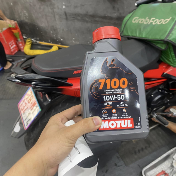 Nhớt Motul 7100 10W50 4T 1L