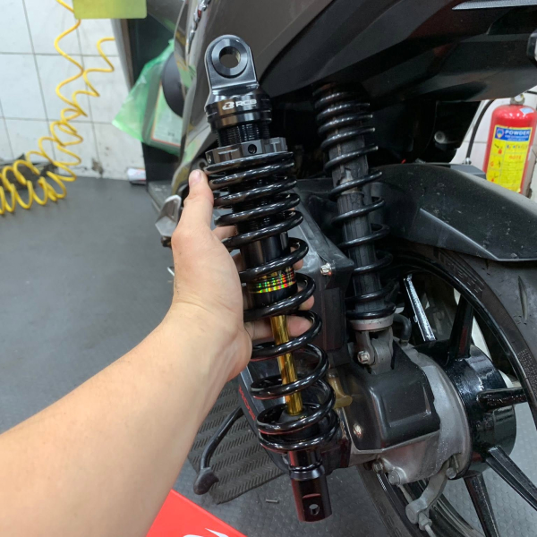 Phuộc RCB C2 đen ty vàng cho Honda Vario, Click chính hãng