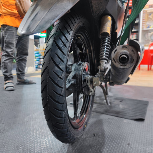 Vỏ CEAT Gripp Max 80/90-17