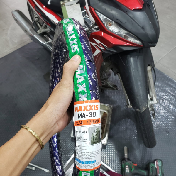 Vỏ có ruột Maxxis 2.50-17 gai kim cương 3D