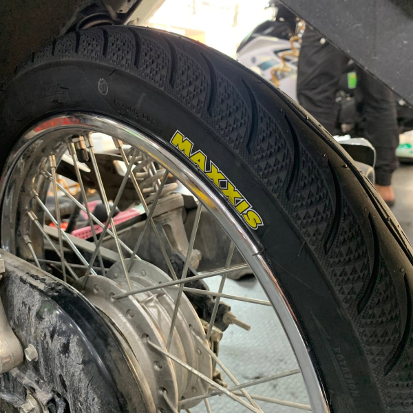 Vỏ có ruột Maxxis 2.75-17 gai kim cương 3D