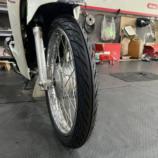 Vỏ có ruột Maxxis 70/90-17 gai xương cá