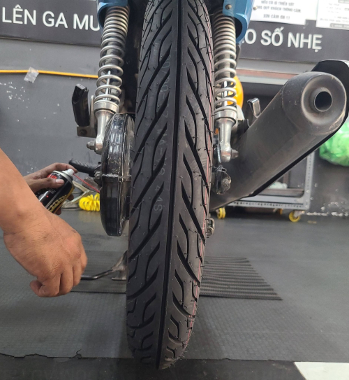 Vỏ có ruột Maxxis 80/90-17 gai xương cá
