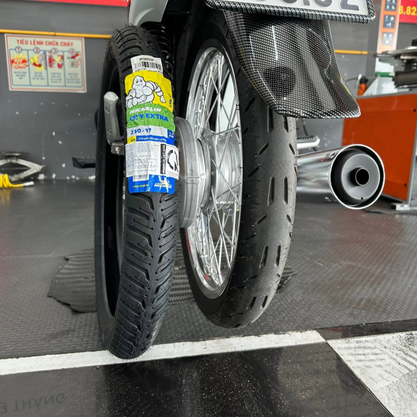 Vỏ có ruột Michelin City Extra 2.50-17 43P