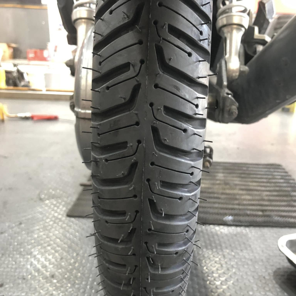 Vỏ có ruột Michelin City Extra 2.50-17 43P