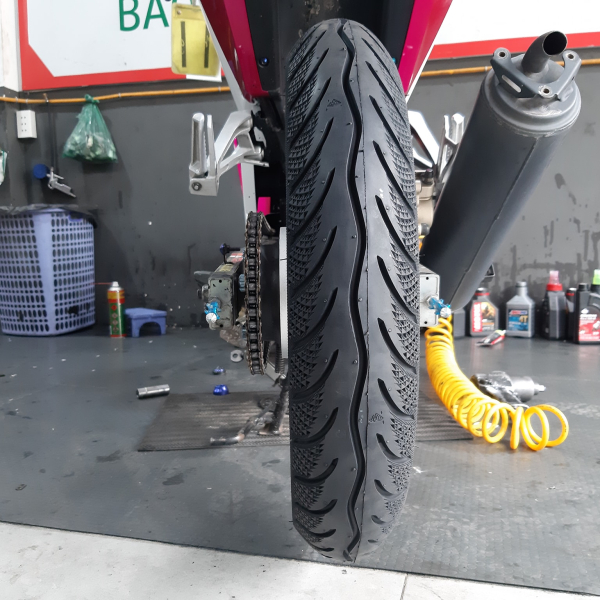 Vỏ Maxxis 100/70-17 gai kim cương 3D