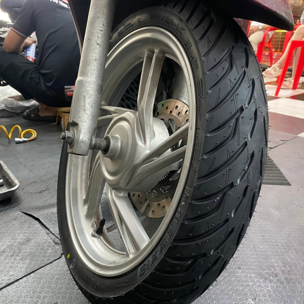 Vỏ Maxxis 100/80-16 CT1