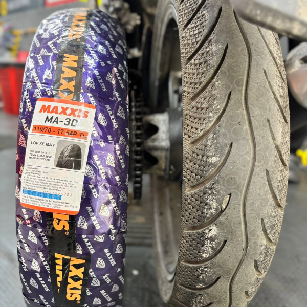 Vỏ Maxxis 110/70-17 gai kim cương 3D
