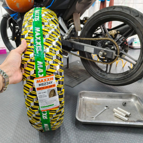 Vỏ Maxxis 120/70-17 M6234