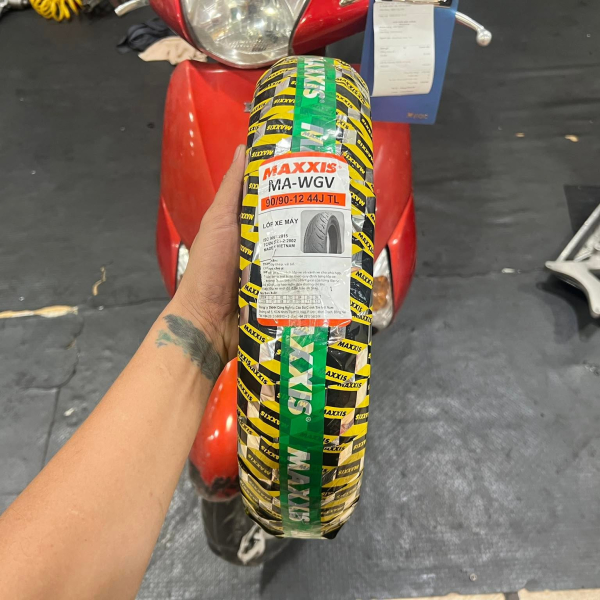 Vỏ Maxxis 90/90-12 gai MA-WGV