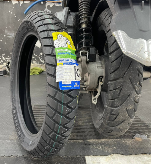 Vỏ Michelin Anakee Street 100/80-14