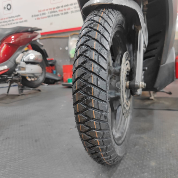 Vỏ Michelin Anakee Street 90/80-14