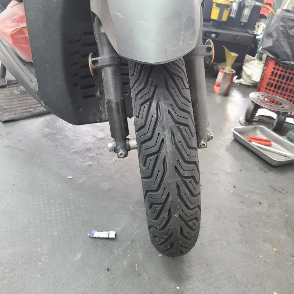 Vỏ Michelin City Grip 2 size 110/70-16