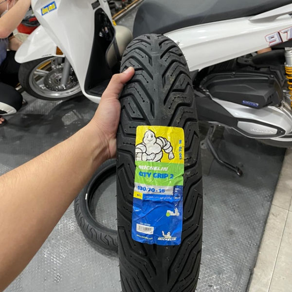 Vỏ Michelin City Grip 2  size 130/70-16