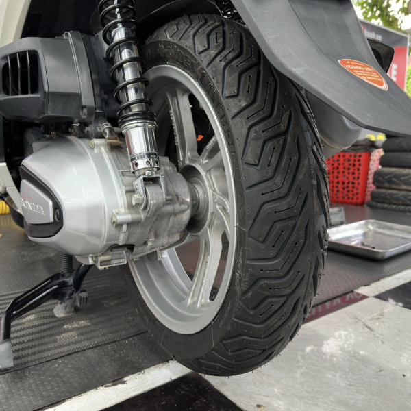 Vỏ Michelin City Grip 2  size 130/70-16