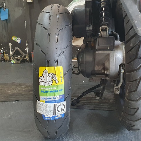 Vỏ Michelin Pilot Moto GP 100/80-14