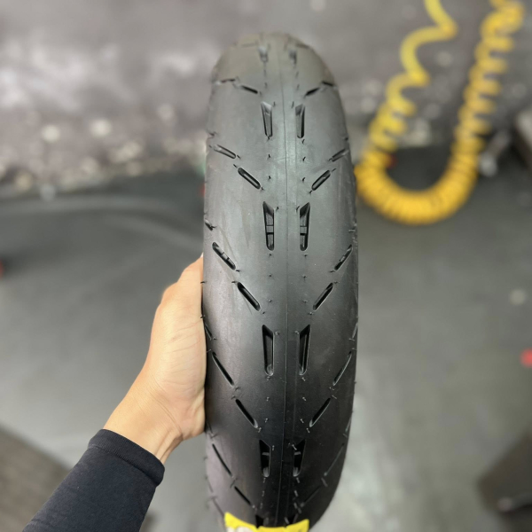 Vỏ Michelin Pilot Moto GP 100/80-14