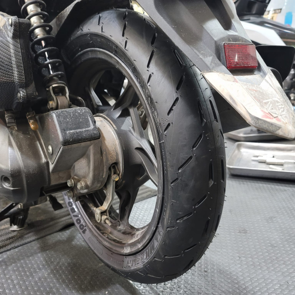 Vỏ Michelin Pilot Moto GP 100/80-14