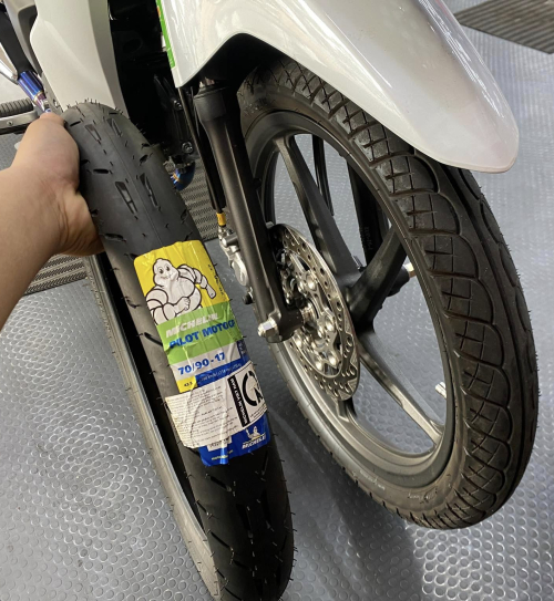 Vỏ Michelin Pilot Moto GP 70/90-17