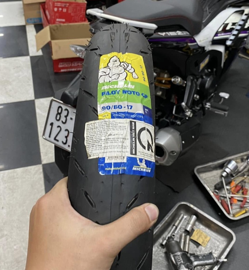 Vỏ Michelin Pilot Moto GP 90/80-17