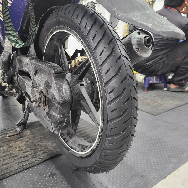 Vỏ Michelin Pilot Street 2 size 100/80-17 