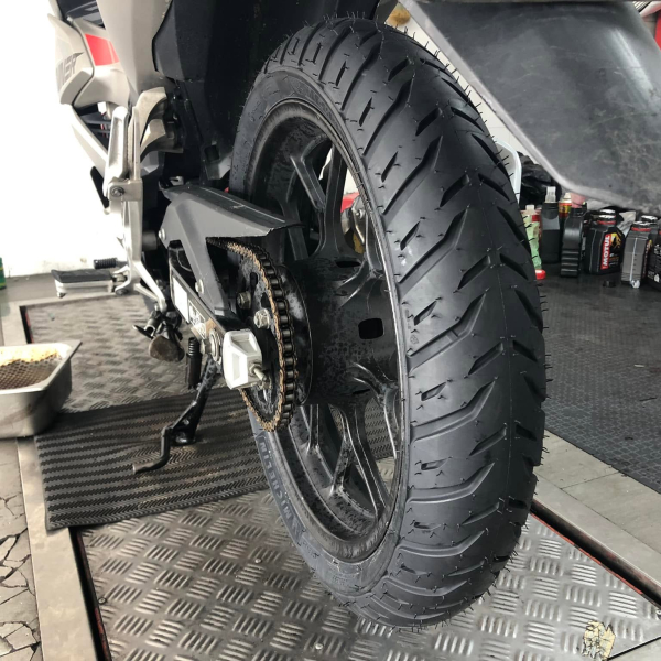 Vỏ Michelin Pilot Street 2 size 120/70-17