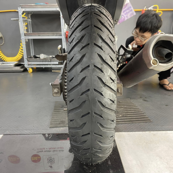 Vỏ Michelin Pilot Street 2 size 130/70-17