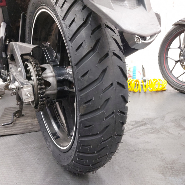 Vỏ Michelin Pilot Street 2 size 130/70-17
