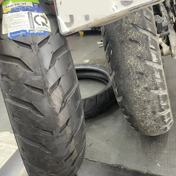 Vỏ Michelin Pilot Street 2 size 140/70-17