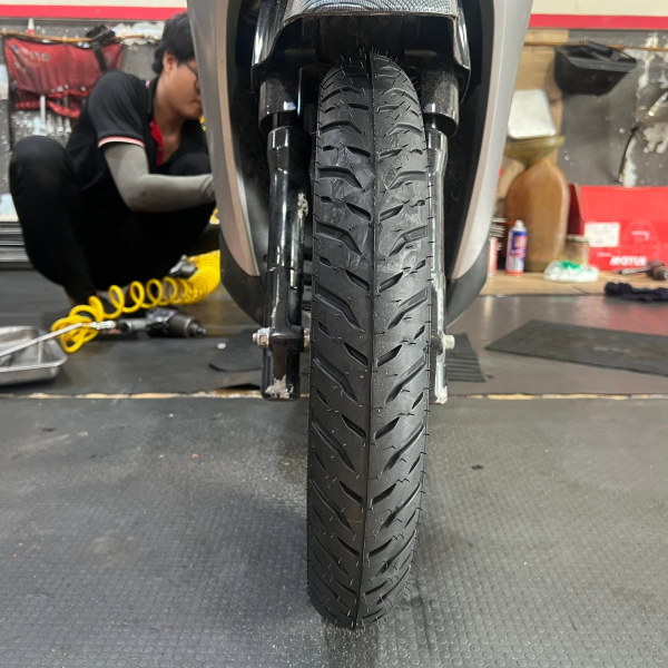 Vỏ Michelin Pilot Street 2 size 80/90-16