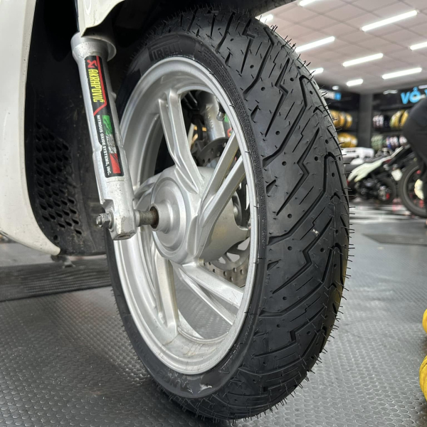 Vỏ Pirelli 100/80-16 Angel Scooter