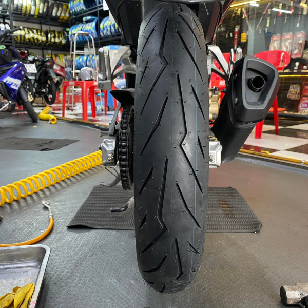 Vỏ Pirelli 100/80-17 Diablo Rosso III