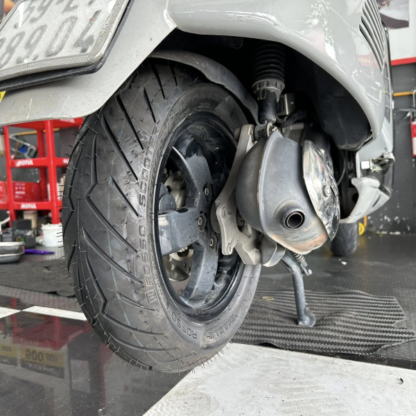 Vỏ Pirelli 130/70-12 Diablo Rosso Scooter