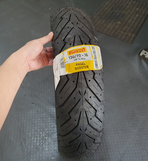 Vỏ Pirelli 130/70-16 Angel Scooter