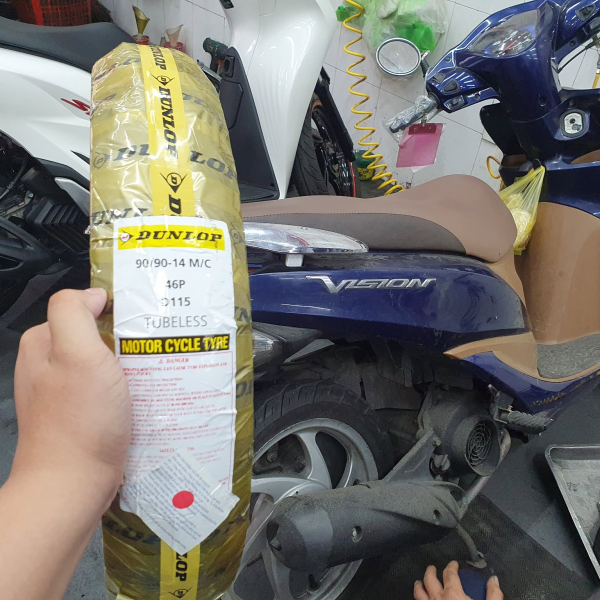 Vỏ xe Dunlop D115 size 90/90-14 