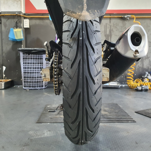 Vỏ xe Dunlop GT601 size 110/70-17