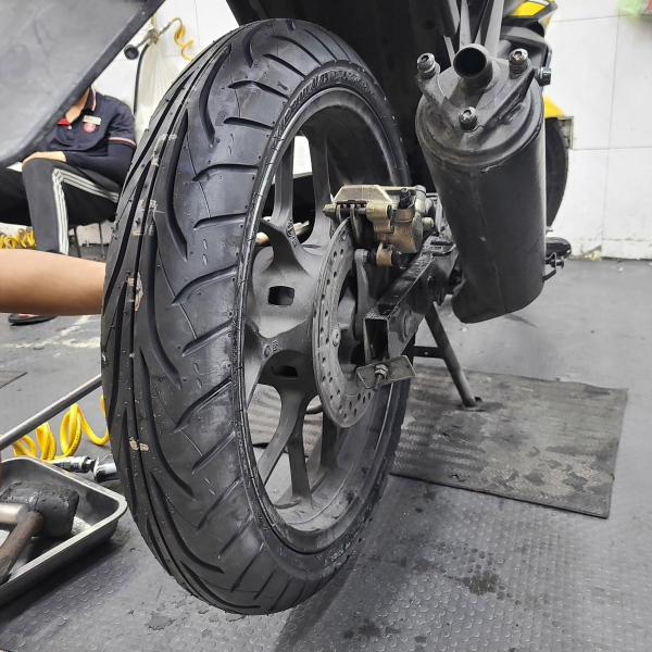 Vỏ xe Dunlop GT601 size 110/70-17