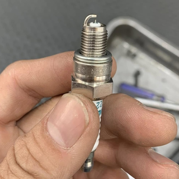 Bugi Denso IUF22 Dream, Wave, Sirius, Jupiter, Future, Viva