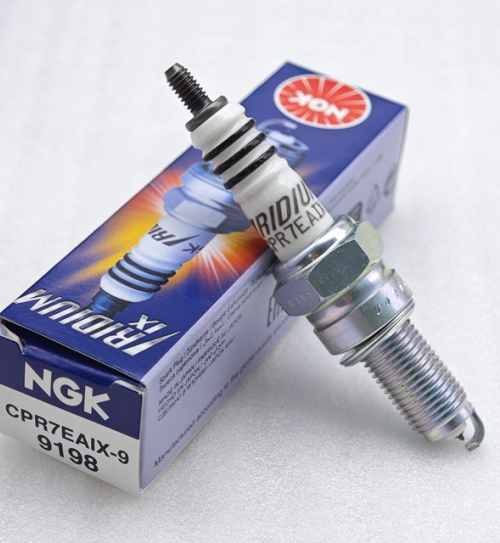 Bugi NGK Iridium CPR7EAIX-9 cho Wave, AB125, Future...