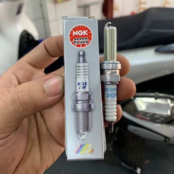 Bugi NGK Laser Iridium cho SHVN 2020, SH350i, Vario 160, PCX 160, ADV,...