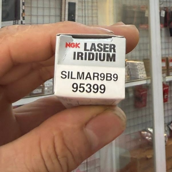 Bugi NGK Laser Iridium cho SHVN 2020, SH350i, Vario 160, PCX 160, ADV,...