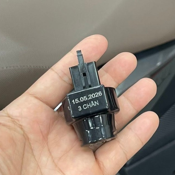 Cục chớp xinhan kêu tok tok Sunfa 3 chân dành cho xe tay ga