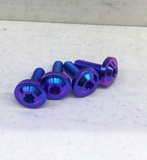 Ốc titan 6*2 ly
