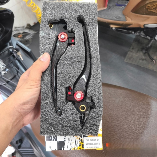 Tay thắng Carbon cho Vario 160, PCX 160