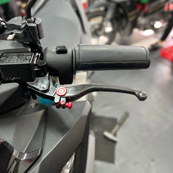Tay thắng Carbon cho Vario 160, PCX 160