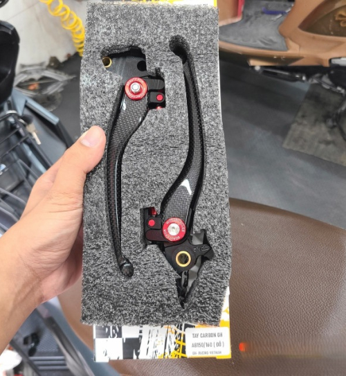 Tay thắng Carbon cho Vario 160, PCX 160