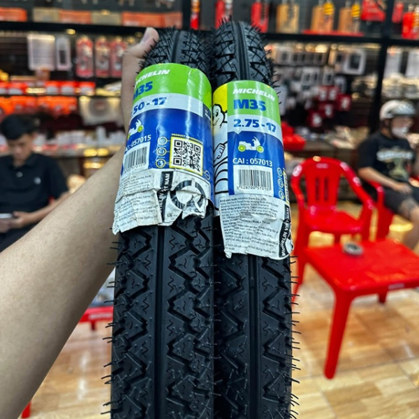 Vỏ có ruột Michelin M35 (2.50-17 - 2.75-17)