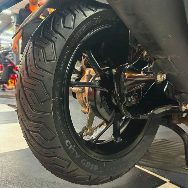 Vỏ Michelin City Grip 2 size 140/70-14
