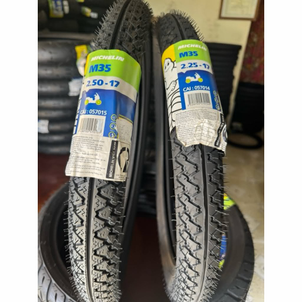 Vỏ Michelin M35 có ruột 2.25-17