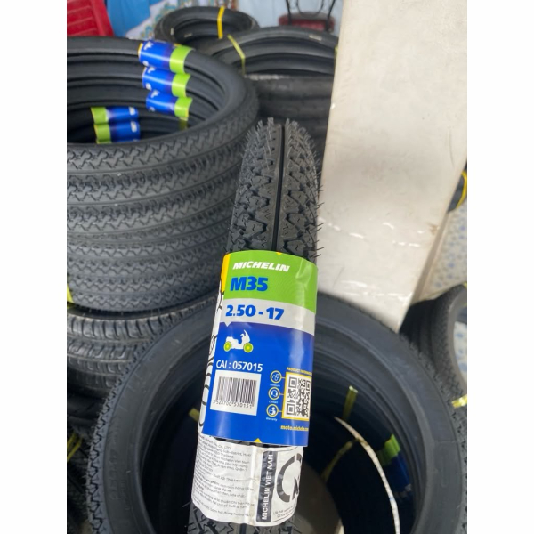 Vỏ Michelin M35 có ruột 2.50-17